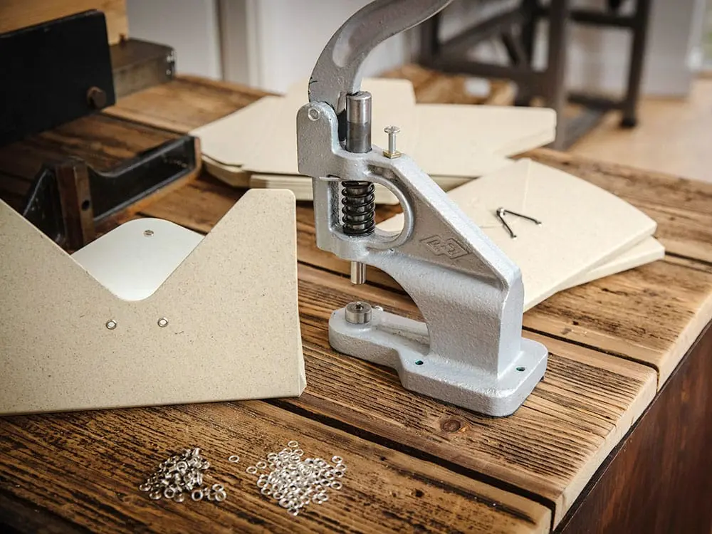 Die Dokumentenmappe aus Graspapier  in A4 von Papier à la Carte wird in der Manufaktur hergestellt