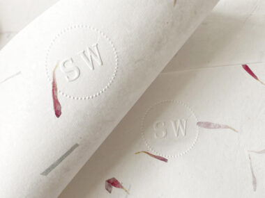 Briefpapier-Set Asternblüten – Handgeschöpftes Baumwollpapier mit Prägung